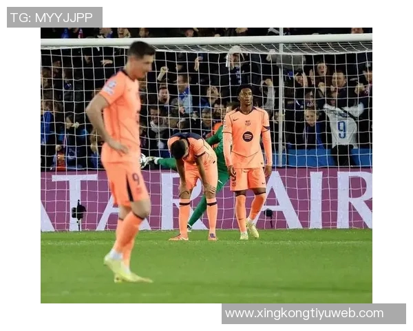 居莱尔失误被抢断费尔明抓住机会扳平比分拉什福德助攻展现团队配合