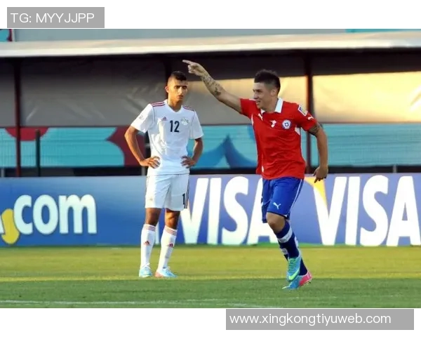 英格兰队今日训练迎来U20小将莱西塞缪尔坎贝尔三位新星加入