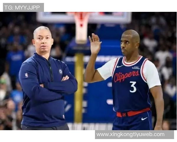 泰伦卢盛赞训练营表现称保罗与大洛展现出色状态 泰伦卢盛赞训练营表现称保罗与大洛展现出色状态