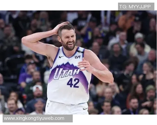 乐福替补表现出色13投7中三分3中8贡献17分并积极防守送出3次封盖 乐福替补表现出色13投7中三分3中8贡献17分并积极防守送出3次封盖