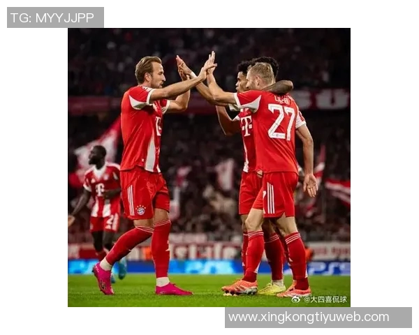 拜仁发布客战门兴海报乌尔比希与莱默尔共同亮相展现团队精神