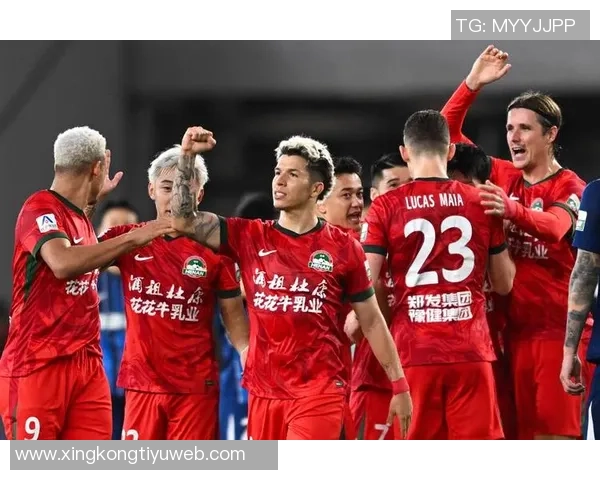 携手共进迎新篇章祝武汉三镇足球俱乐部12岁生日快乐