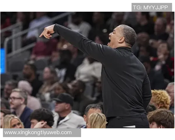 卢指导强调球队需要通过十场比赛评估当前状态与发展过程