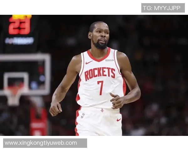 杜兰特赛季开局表现惊艳场均30分高效命中率限制对手运动战表现不佳 杜兰特赛季开局表现惊艳场均30分高效命中率限制对手运动战表现不佳