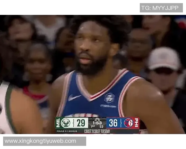 76人半场领先雄鹿恩比德表现出色特纳罗林斯助力球队奋战